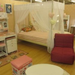 天蓋付きベッド